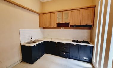 Rumah Mewah 2 Lt Akses Jalan Lebar Solo Kota