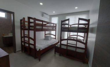 Linda Casa en Cumbres de Ayangue con espectacular vista al mar