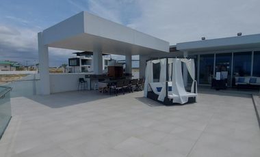 Linda Casa en Cumbres de Ayangue con espectacular vista al mar