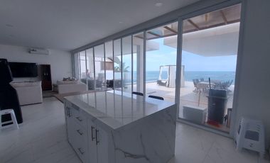 Linda Casa en Cumbres de Ayangue con espectacular vista al mar