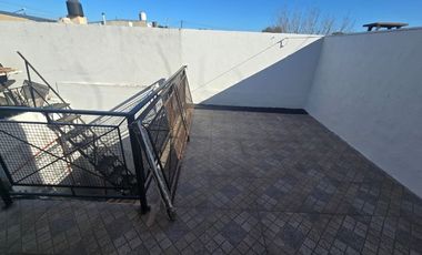 Casa PH en alquiler en Moron Sur