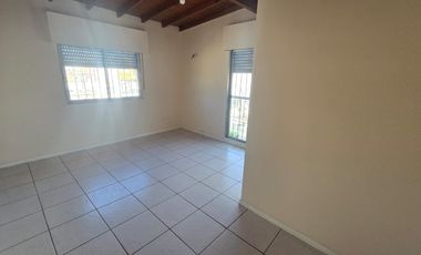 Casa PH en alquiler en Moron Sur