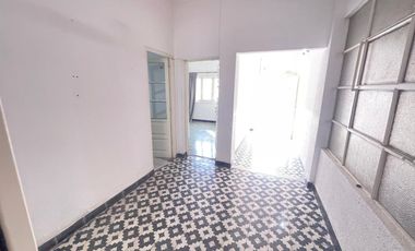 Alquiler casa 3 ambientes Lomas del Mirador