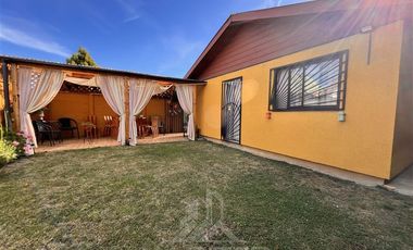 Casa en Venta en COD37016 Casa con asilacion térmica, en muy buenas condiciones, sector Avda. Recabarren cercano a Lider Express