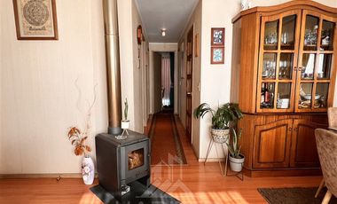 Casa en Venta en COD37016 Casa con asilacion térmica, en muy buenas condiciones, sector Avda. Recabarren cercano a Lider Express