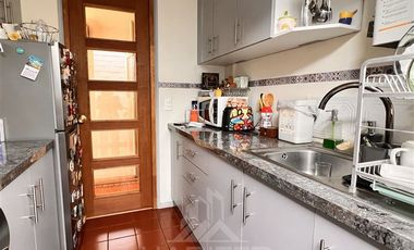 Casa en Venta en COD37016 Casa con asilacion térmica, en muy buenas condiciones, sector Avda. Recabarren cercano a Lider Express