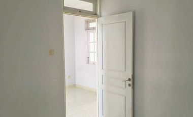 Terawat dan Terjaga, Rumah di Taman Dayu Harga Nego