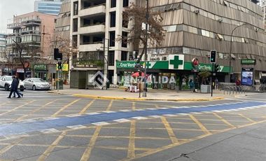 Local Comercial en Arriendo en Avenida Providencia esquina Luis Thayer Ojeda