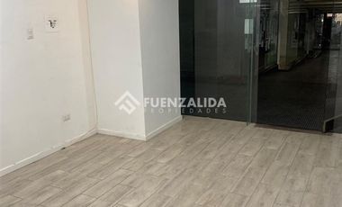 Local Comercial en Arriendo en Avenida Providencia esquina Luis Thayer Ojeda