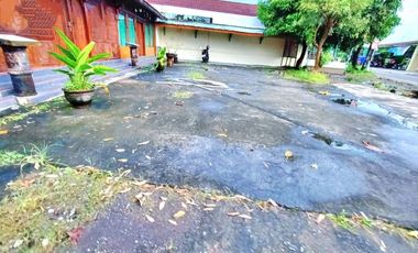 Tempat Usaha 550m² Sangat Strategis Furnish Dekat Bandara Di Colomadu