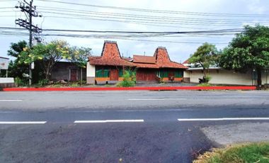 Tempat Usaha 550m² Sangat Strategis Furnish Dekat Bandara Di Colomadu