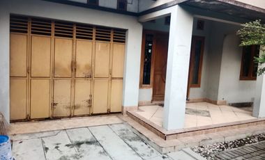 Rumah Terawat 200m² Dekat Kampus UMS Solo