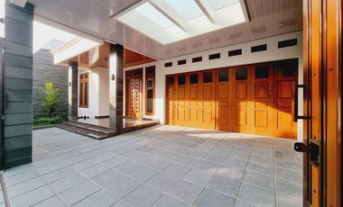 Rumah Mewah 261m² Gress Dekat Fave Hotel Manahan Solo Kota