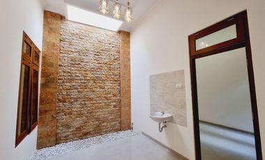 Rumah Mewah 261m² Gress Dekat Fave Hotel Manahan Solo Kota