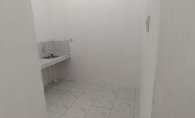 Strategis Rumah 3 Petak pinggir Jalan Raya akses Masuk jalan  2 Mobil