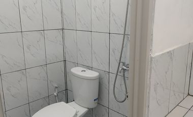 Strategis Rumah 3 Petak pinggir Jalan Raya akses Masuk jalan  2 Mobil