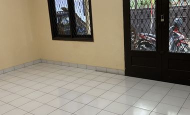 DISEWAKAN RUMAH 2 LANTAI DI JALAN HARUMAN SAYAP JALAN BURANGRANG BANDUNG