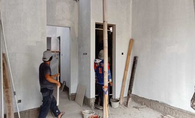READY RUMAH BARU 2 LANTAI FREE 2 AC DEKET KE TOL JATINEGARA
