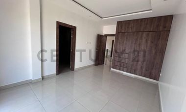 Moderna Casa de 4 Dormitorios de venta en Isla Celeste