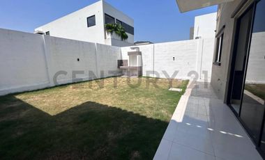 Moderna Casa de 4 Dormitorios de venta en Isla Celeste
