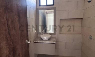 Moderna Casa de 4 Dormitorios de venta en Isla Celeste