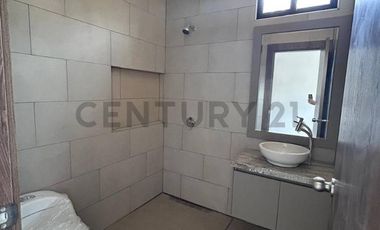 Moderna Casa de 4 Dormitorios de venta en Isla Celeste
