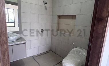 Moderna Casa de 4 Dormitorios de venta en Isla Celeste