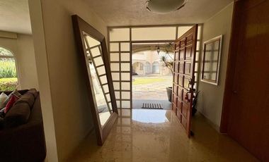 CASA EN CONDOMINIO LOMAS COUNTRY- RENTA AMUEBLADA/VENTA