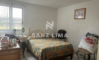Zona de Oro II: Amplia casa céntrica a un magnífico precio