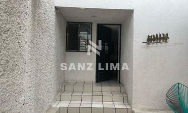 Zona de Oro II: Amplia casa céntrica a un magnífico precio