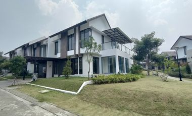 Rumah Baru 2 lantai Hoek Taman di Tatar Simakirana KBP