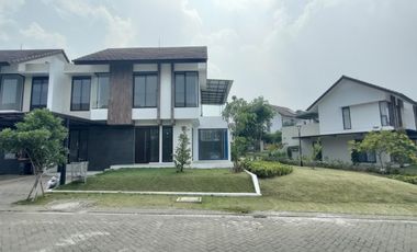 Rumah Baru 2 lantai Hoek Taman di Tatar Simakirana KBP