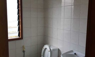 DISEWAKAN RUMAH SIAP HUNI DI KOMPLEK TAMAN LINGKAR  BANDUNG