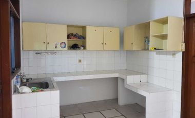 DISEWAKAN RUMAH SIAP HUNI DI KOMPLEK TAMAN LINGKAR  BANDUNG