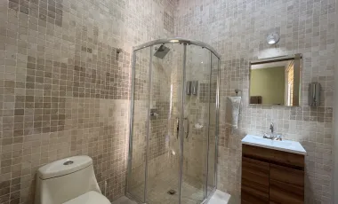 Estrena esta Propiedad completamente equipada con muebles y disfruta de su alberca climatizada