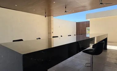 Estrena esta Propiedad completamente equipada con muebles y disfruta de su alberca climatizada