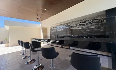 Estrena esta Propiedad completamente equipada con muebles y disfruta de su alberca climatizada