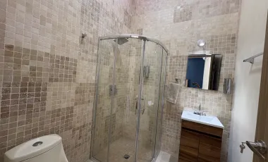 Estrena esta Propiedad completamente equipada con muebles y disfruta de su alberca climatizada