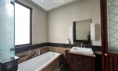 disewakan townhouse 3br lokasi strategis ampera kemang