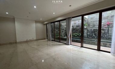 disewakan townhouse 3br lokasi strategis ampera kemang