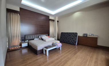 Disewakan Rumah Mewah di Mainroad Cluster Elite Singgasana, Bandung