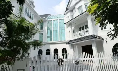 7 Bedroom Villa for sale in Samrong Nuea, Samut Prakan
