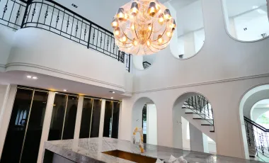 7 Bedroom Villa for sale in Samrong Nuea, Samut Prakan