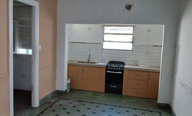 Departamento Tipo Casa en alquiler en Lanus Este