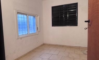 Departamento Tipo Casa en alquiler en Lanus Este