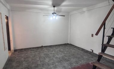 Departamento Tipo Casa en alquiler en Lanus Este