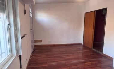 Departamento Tipo Casa en alquiler en Lanus Este