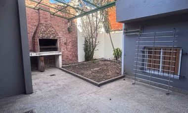 Departamento Tipo Casa en alquiler en Lanus Este