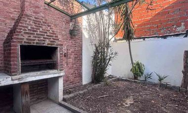 Departamento Tipo Casa en alquiler en Lanus Este