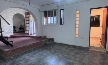 Departamento Tipo Casa en alquiler en Lanus Este